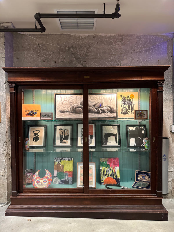 Display Case Middle Row